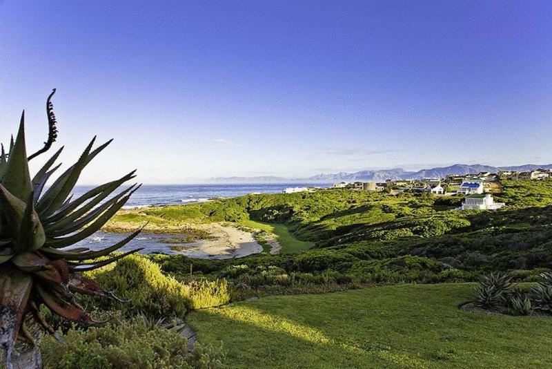 Crayfish Lodge Sea & Country Guest House Gansbaai Exterior photo